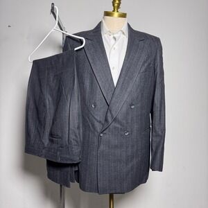 Vtg 1980s Mens Charcoal Pinstripe Double Breasted Suit 2 Piece 42R 34W
